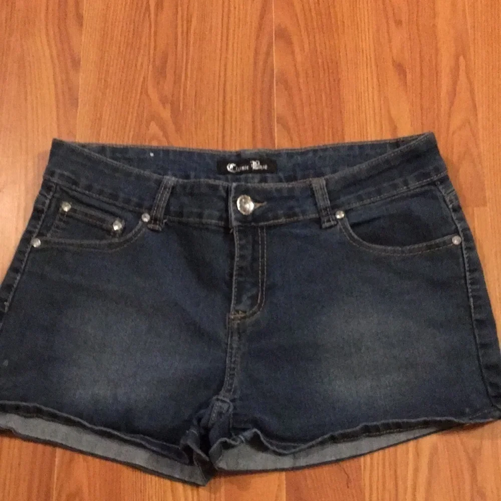 Classic Blues Jean Shorts size 6 (J)